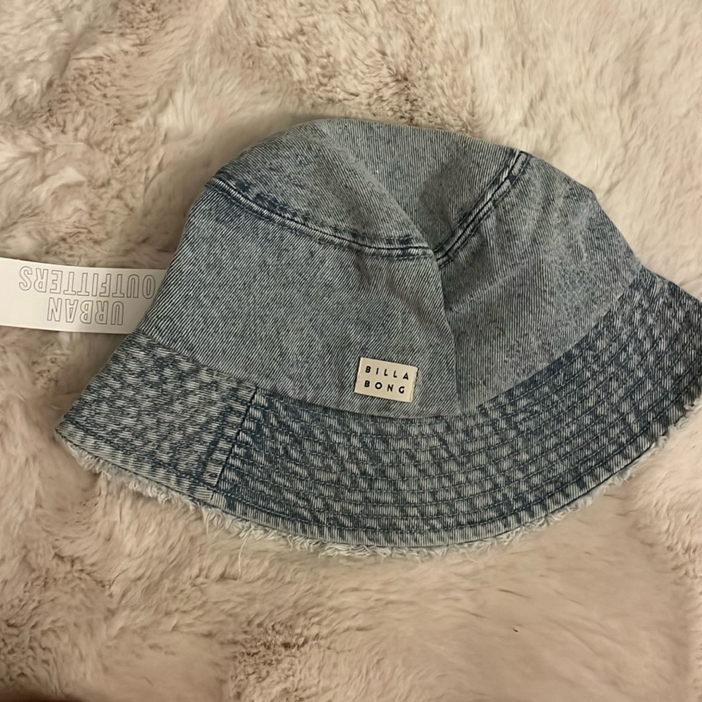 Billabong bucket hat